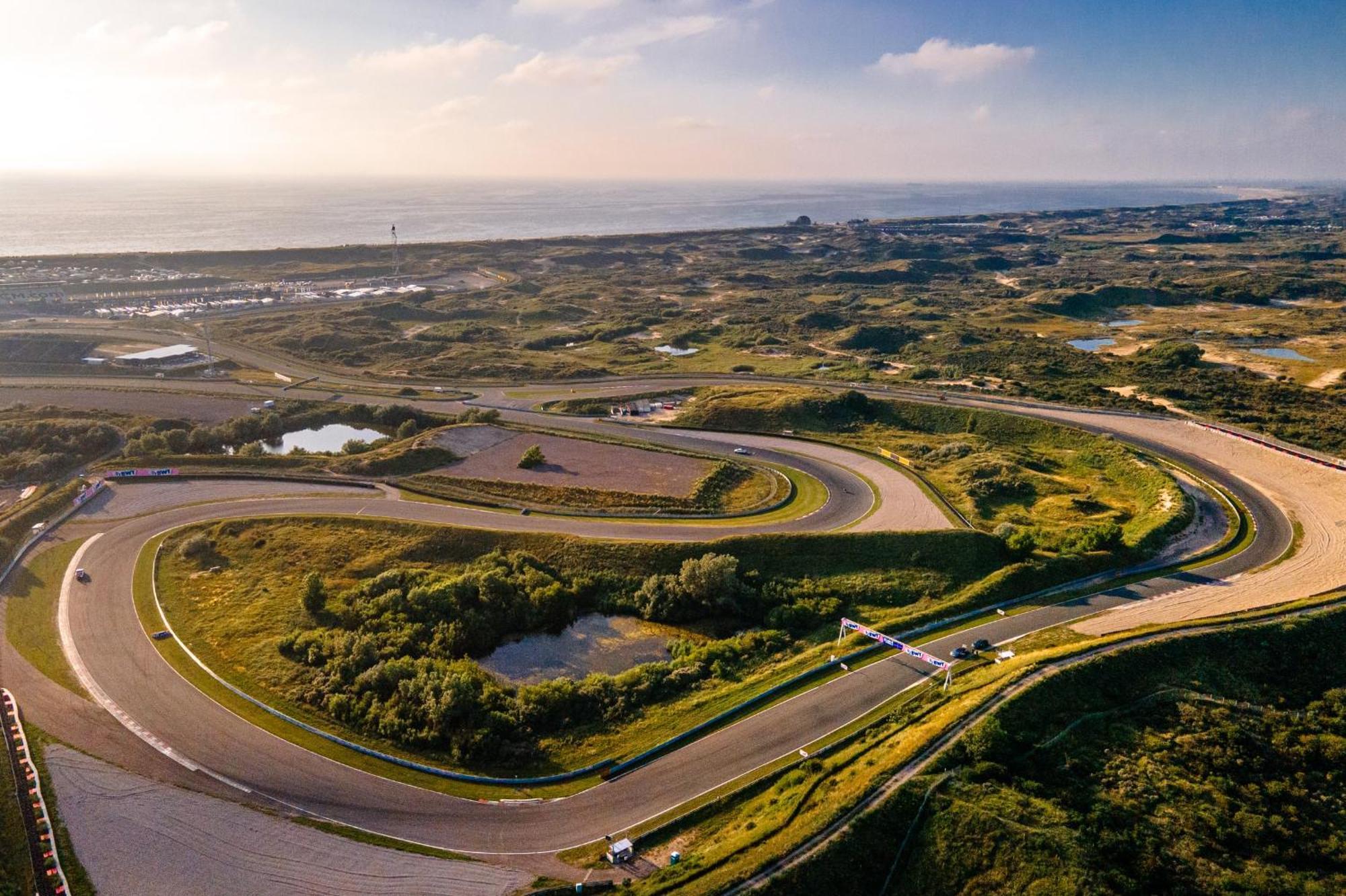 Studio Tara At The Beach With Private Parking Zandvoort Eksteriør billede